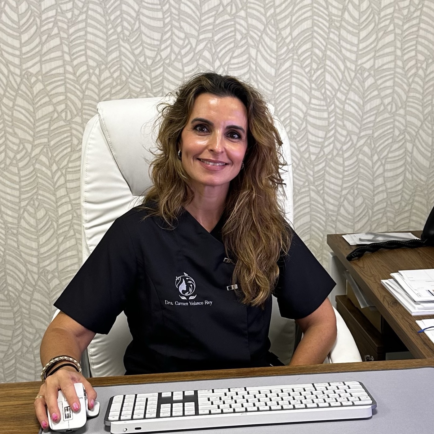 Dra. Carmen Velasco Rey en consulta